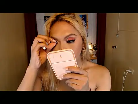 Snapshot of AthenaFLamia chatting on October 2, 2025, 4:30 am AthenaFLamia online show from October 2, 2025, 4:30 am