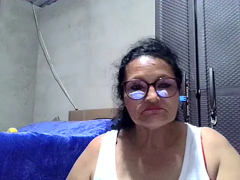 Snapshot of _Cristal chatting on October 3, 2025, 12:18 am Cristal online show from October 3, 2025, 12:18 am