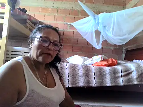 Snapshot of _Cristal chatting on October 9, 2025, 2:26 pm Cristal online show from October 9, 2025, 2:26 pm