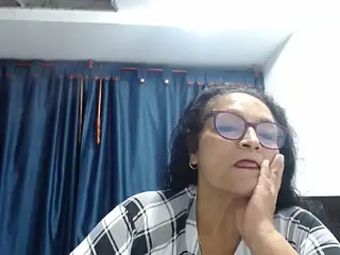 Snapshot of _Cristal chatting on January 6, 2026, 3:54 am Cristal online show from January 6, 2026, 3:54 am