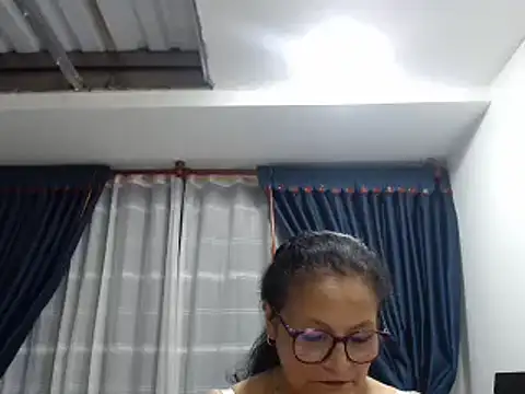 Snapshot of _Cristal chatting on January 8, 2026, 4:15 am Cristal online show from January 8, 2026, 4:15 am