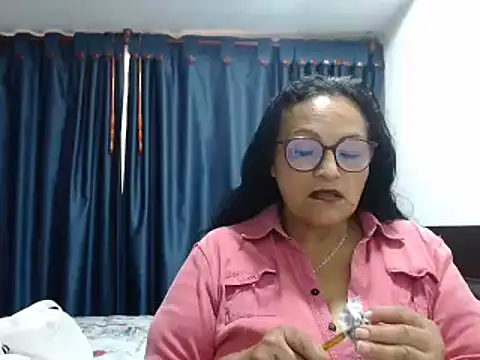 Snapshot of _Cristal chatting on January 12, 2026, 9:53 pm Cristal online show from January 12, 2026, 9:53 pm