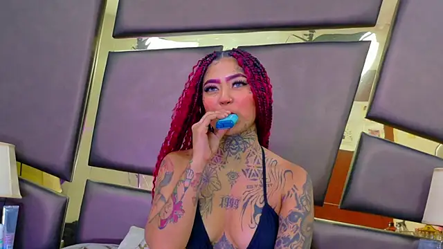 Snapshot of EmilieLake chatting on March 22, 2026, 2:04 am EmilieLake online show from March 22, 2026, 2:04 am