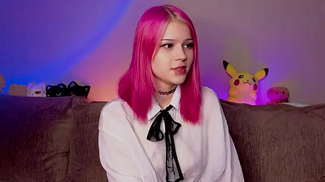 RavenKitten  online show from May 4, 2026, 2:51 am