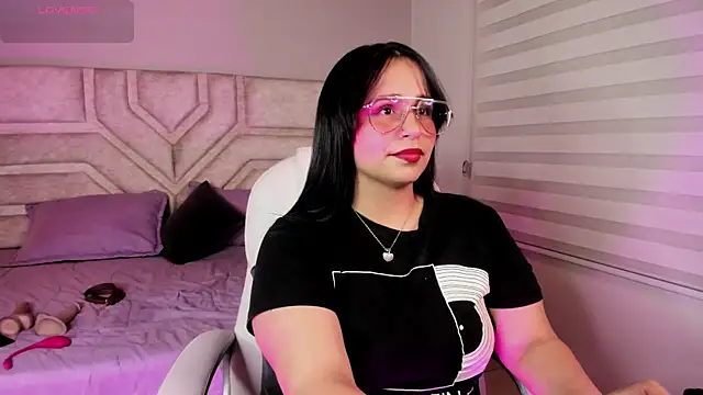 Snapshot of _adahara_queen chatting on September 30, 2025, 4:17 am  adahara queen online show from September 30, 2025, 4:17 am