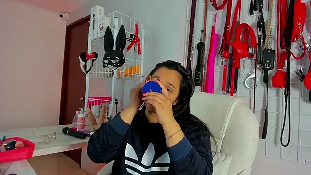  adahara queen online show from November 19, 2025, 3:50 am