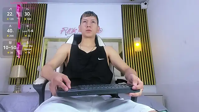 sammysex  online show from September 12, 2025, 12:16 pm
