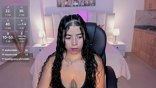 issi loren online show from September 23, 2025, 6:11 pm