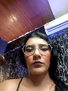 Snapshot of Violet_sl4ve chatting on March 18, 2026, 1:36 pm Violet sl4ve online show from March 18, 2026, 1:36 pm