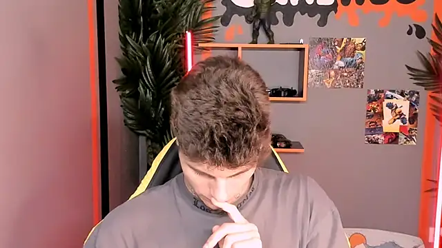 JackWolw online show from October 25, 2025, 9:39 am