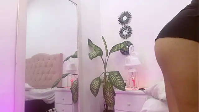 ivy scorpio online show from September 14, 2025, 10:09 pm