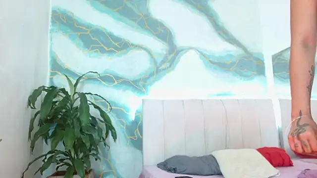 ivy scorpio online show from September 18, 2025, 3:08 am