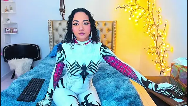 Snapshot of LenaStylesOA chatting on October 10, 2025, 1:21 pm LenaStylesOA online show from October 10, 2025, 1:21 pm