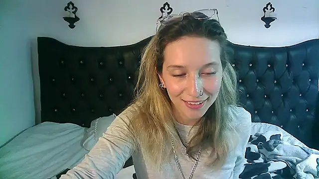 Licethf00x online show from September 12, 2025, 9:04 pm