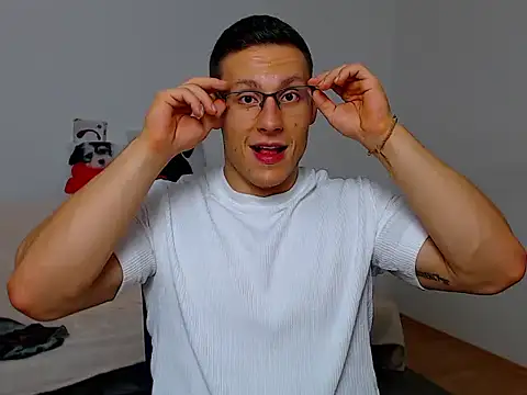 Snapshot of ZeinMiracles chatting on September 19, 2025, 9:37 pm ZeinMiracles online show from September 19, 2025, 9:37 pm