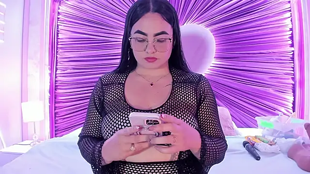 sofiiacarson online show from June 8, 2026, 7:58 pm