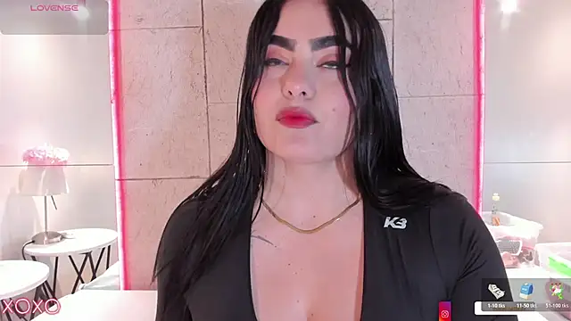 sofiiacarson online show from June 12, 2026, 7:46 pm
