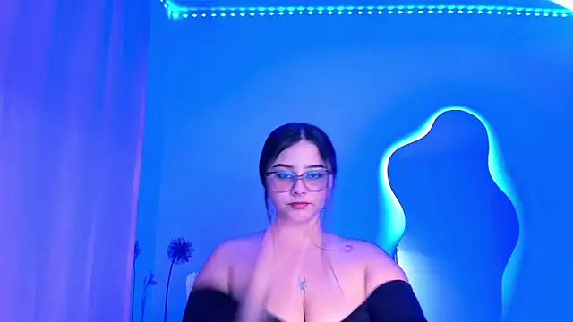 val ferrer online show from October 4, 2025, 4:43 am