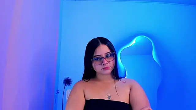 val ferrer online show from October 9, 2025, 5:05 am