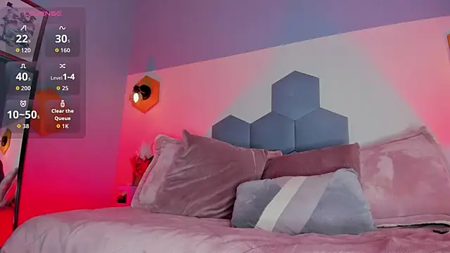 Snapshot of aliciia_Miller chatting on October 15, 2025, 9:48 pm aliciia Miller online show from October 15, 2025, 9:48 pm