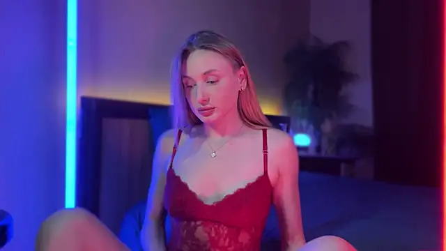 LovaMay online show from May 9, 2026, 8:14 pm