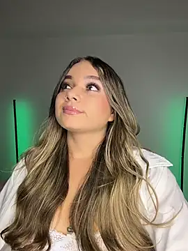 AnnyLopezzz  online show from September 27, 2025, 5:45 am