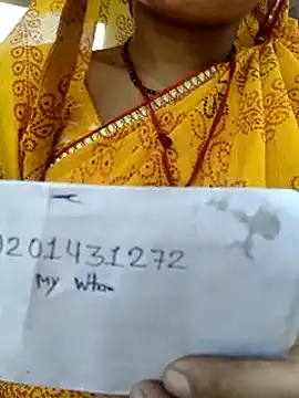 Snapshot of Idhika_Handoo chatting on September 26, 2025, 8:40 am Idhika Handoo online show from September 26, 2025, 8:40 am