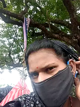 Snapshot of SoniaRaj5 chatting on September 12, 2025, 5:51 am SoniaRaj5 online show from September 12, 2025, 5:51 am