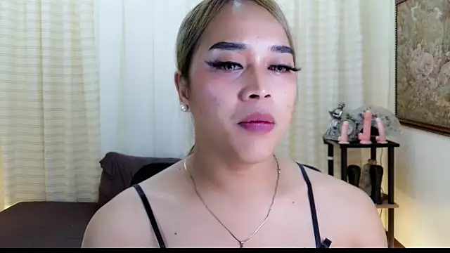 Lessandra Lust online show from January 19, 2026, 5:00 am