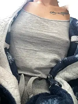 StrapPink online show from March 30, 2026, 9:43 am