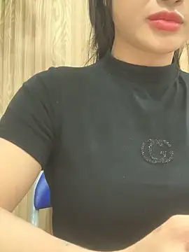 Snapshot of Tieuvi_18 chatting on October 21, 2025, 5:41 am Tieuvi 18 online show from October 21, 2025, 5:41 am