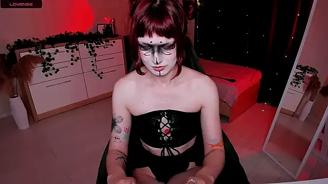 effie mirelll online show from November 9, 2025, 3:21 pm