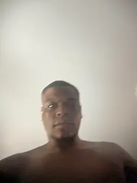 thickyellahippie online show from May 28, 2026, 6:43 am