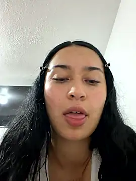 Sol Sunny online show from May 13, 2026, 2:20 am