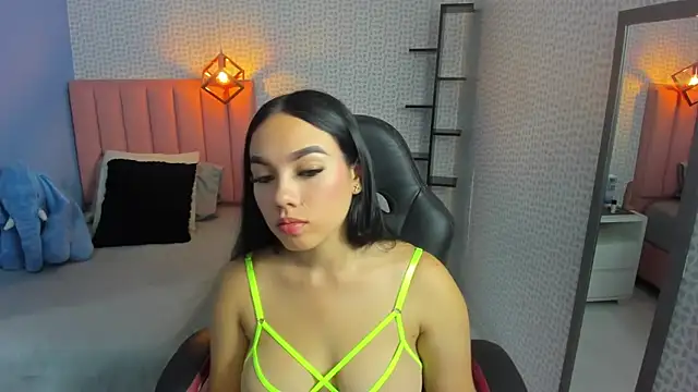 MOLLYSPENCER1 online show from April 23, 2026, 6:43 pm