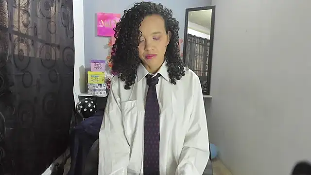 Snapshot of alma_azul chatting on October 9, 2025, 12:36 pm alma azul online show from October 9, 2025, 12:36 pm