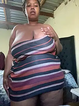 Curvycandy95 online show from May 25, 2026, 5:35 am