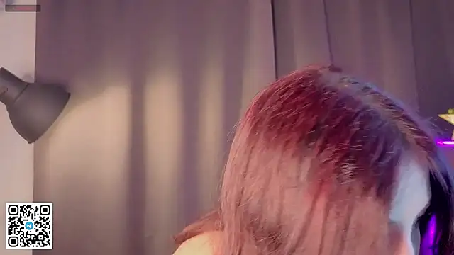 BelindaParbs online show from October 4, 2025, 6:06 pm