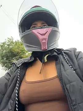 AlannaEvons online show from February 24, 2026, 5:11 pm