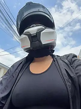 AlannaEvons online show from March 4, 2026, 6:47 pm