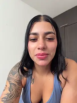 AlannaEvons online show from May 4, 2026, 4:14 pm