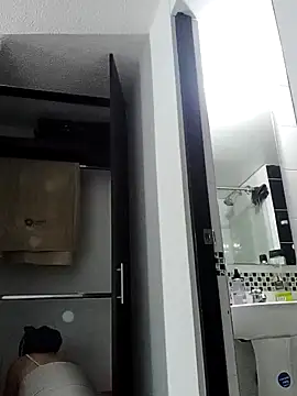 Snapshot of _honey12 chatting on October 3, 2025, 11:18 am honey12 online show from October 3, 2025, 11:18 am