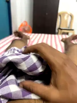 Snapshot of usermood2000 chatting on October 7, 2025, 6:21 am usermood2000 online show from October 7, 2025, 6:21 am