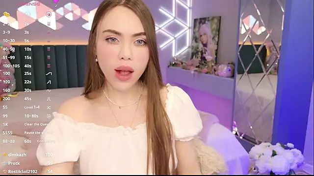 MimiFors online show from May 15, 2026, 7:43 pm