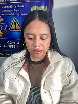 -Mia1 online show from May 5, 2026, 12:24 pm