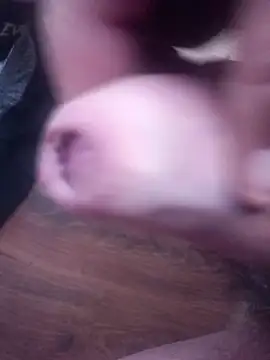 bajoderx585Oregano online show from January 19, 2026, 8:51 am