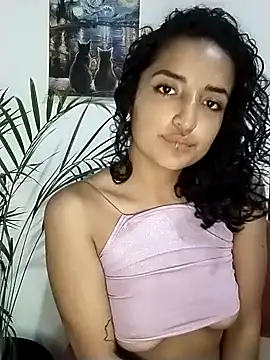 Snapshot of luna_love_xoxo chatting on September 19, 2025, 1:07 am luna love xoxo online show from September 19, 2025, 1:07 am