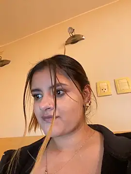 Ari dreamss online show from September 9, 2025, 6:18 pm