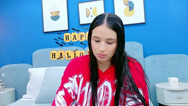 Snapshot of Ashley_Evans22 chatting on October 28, 2025, 7:49 pm Ashley Evans22 online show from October 28, 2025, 7:49 pm