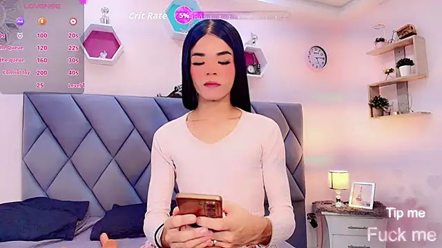 Snapshot of Amira_Ember chatting on September 9, 2025, 8:41 pm Amira Ember online show from September 9, 2025, 8:41 pm